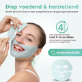 Modell mit halb aufgetragenem Kollagenmaske und Erklärung, dass die Maske 3 bis 4 Stunden getragen wird für maximale Aufnahme.