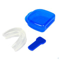 Set van de Comformidable Anti-snurkbeugel, bestaande uit een transparante anti-snurkbeugel, een blauw hulpmiddel voor het vormen van de beugel en een compacte blauwe opbergdoos.