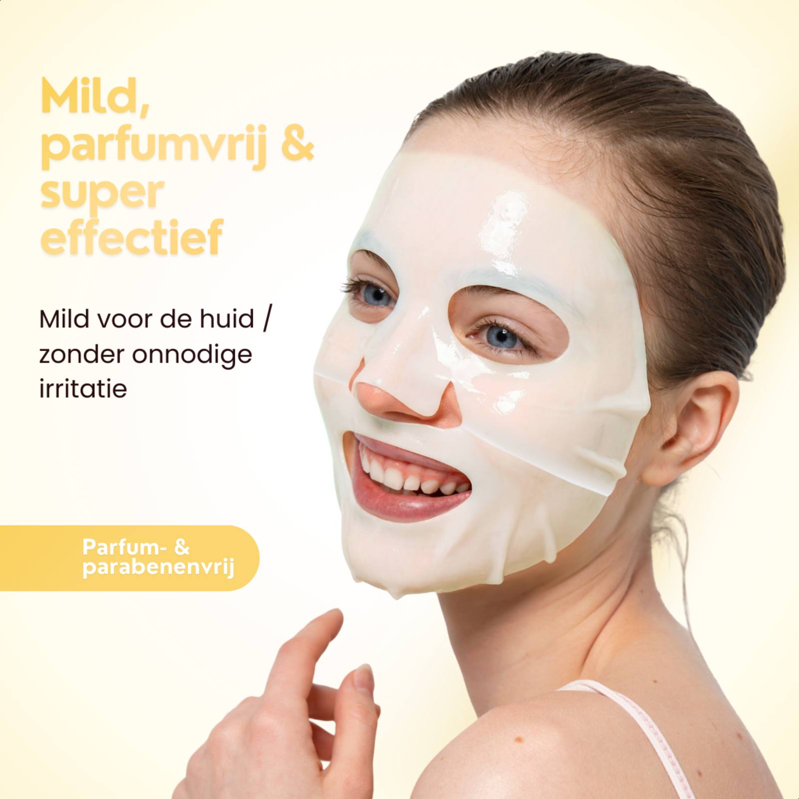 collagen-glow-maske-sanft-parfümfrei.jpg: Modell trägt eine sanfte und parfümfreie Kollagen-Tuchmaske für empfindliche Haut.